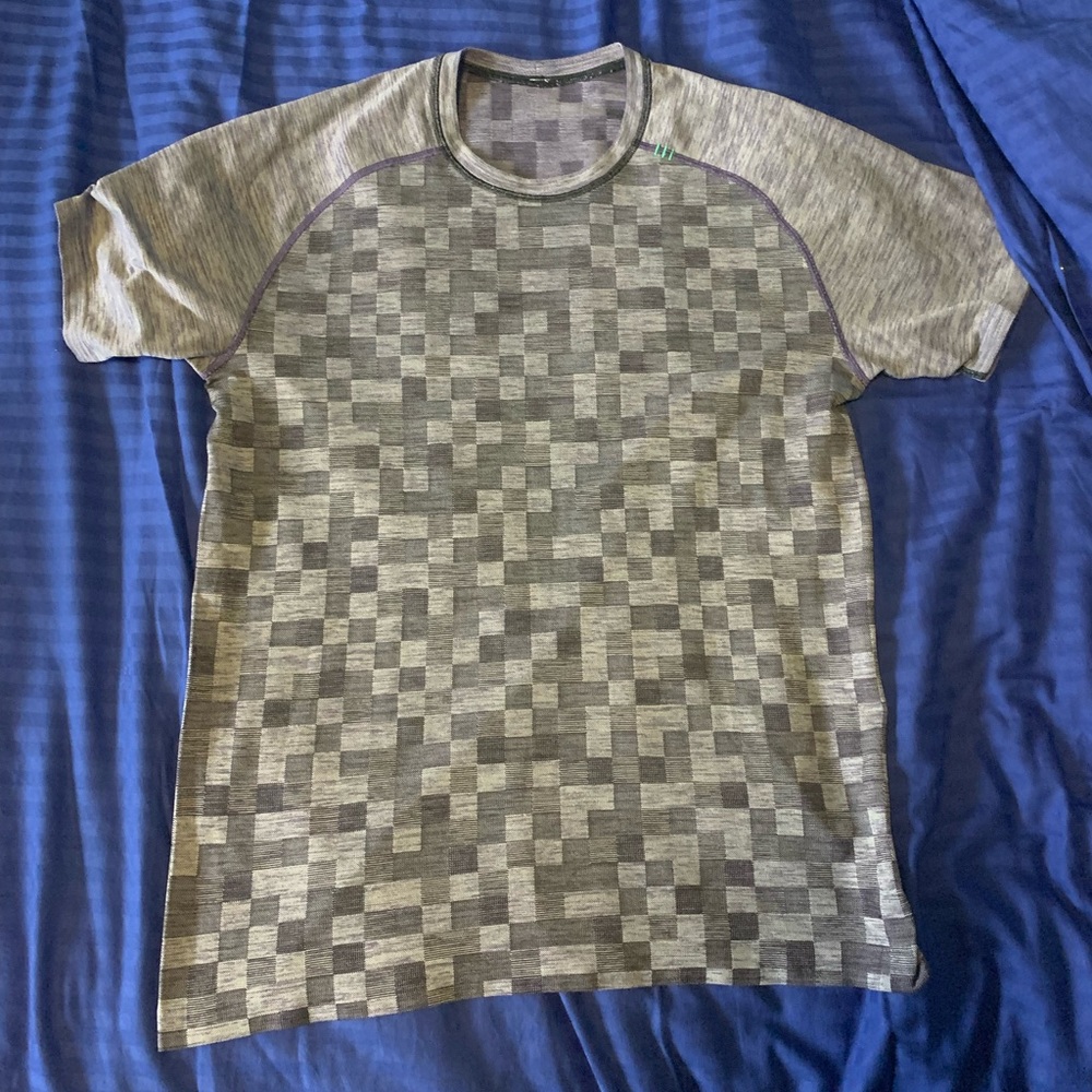 Lululemon t shirt